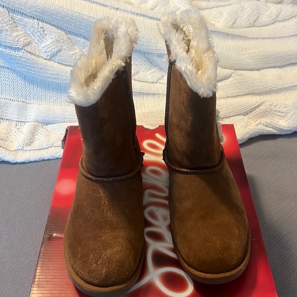 So’s chestnut boots with faux fur, fully insulated size 9 - Picture 1 of 16